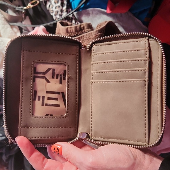 Loungefly Chewbacca small zip wallet - Picture 3 of 5